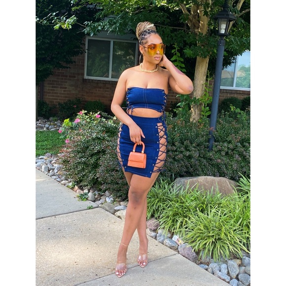 Lace Up Denim - Picture 3 of 5